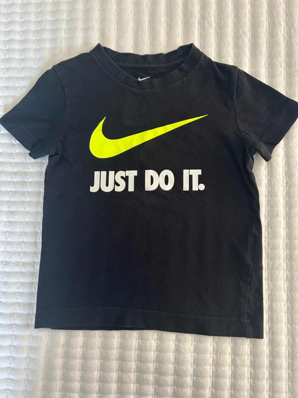 Nike 3T Bundle Short Sleeve Graphic Tees. - Picture 8 of 9